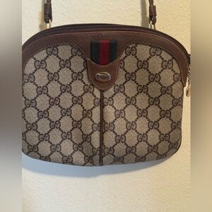 ‼️‼️‼️Price drop. Lowest possible. Gucci Crossbody, rare and gorgeous‼️‼️‼️